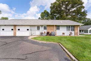 329 WOODBRIDGE DR A, RIDGE, NY