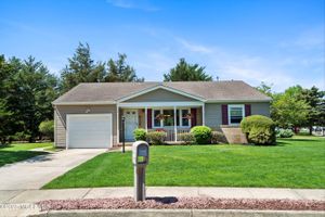 13 COBHAM CT, TOMS RIVER, NJ