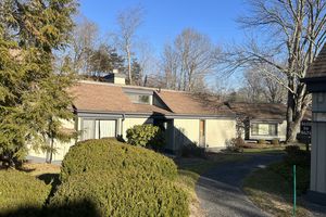 865 HERITAGE VLG B, SOUTHBURY, CT