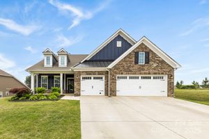 1300 DALI BLVD, MOUNT HOLLY, NC