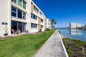 7465 BAY ISLAND DR 115, SOUTH PASADENA, FL