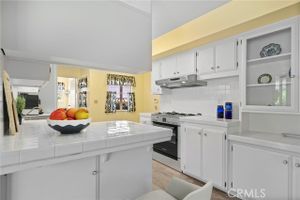 900 CHERRY HILLS DR, BAKERSFIELD, CA