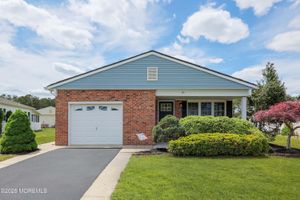 10 MERRILEE LN, TOMS RIVER, NJ