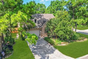 2 WRENFIELD PL, CONROE, TX