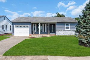 16 WHITMORE DR, TOMS RIVER, NJ