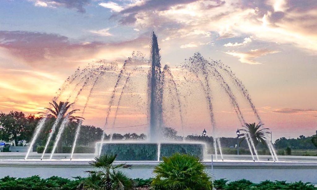 Community Entrance & Fountain