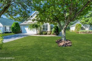 14 WELLINGTON LN, LAKEWOOD, NJ