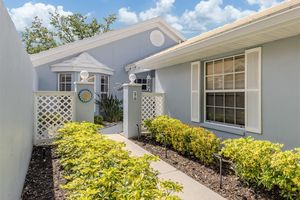 579 CLUBSIDE CIR # 37, VENICE, FL