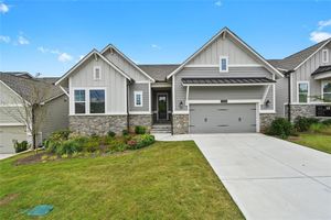 7020 COTTAGE GROVE DR, FLOWERY BRANCH, GA