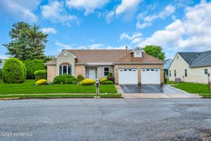 4 BLYTH CT, TOMS RIVER, NJ