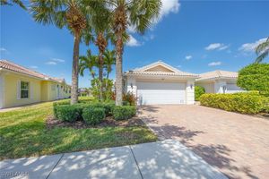 8225 XENIA LN, NAPLES, FL