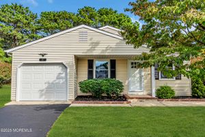 17 LEIGHTON CT, BERKELEY, NJ