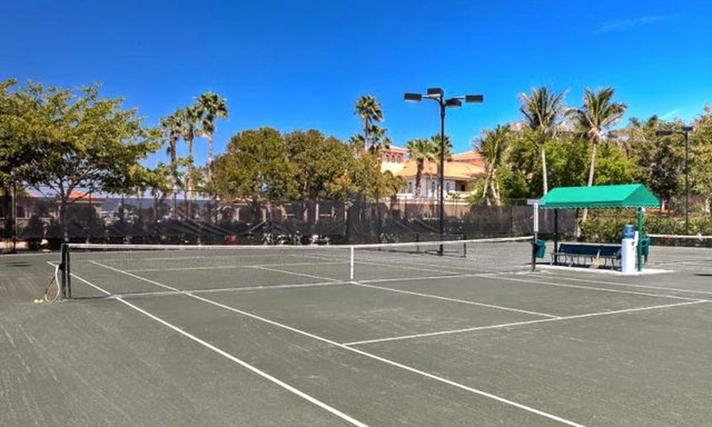 8 Lighted Hydro-Grid Tennis Courts