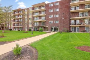 5300 WALNUT AVE APT 4D, DOWNERS GROVE, IL