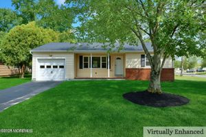 2 STANFORD DR, TOMS RIVER, NJ