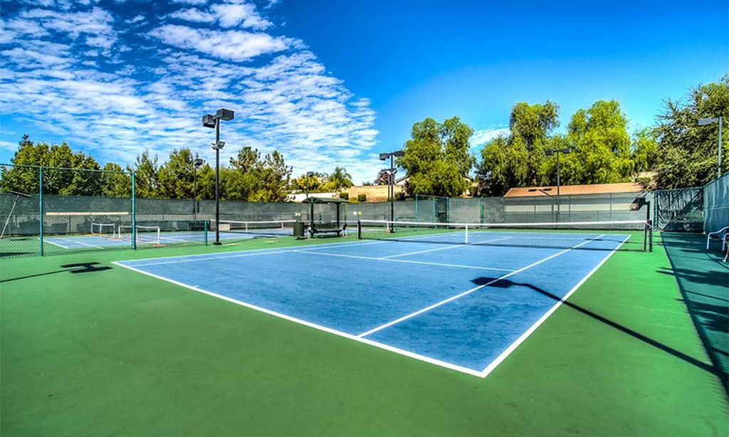 2 Tennis Courts