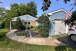 6 PICARDY PL, SOUTHAMPTON, NJ