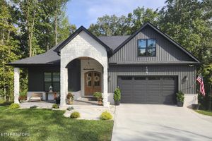 136 AMOHI WAY, LOUDON, TN