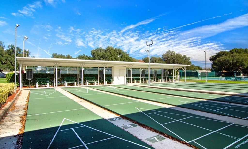 8 Shuffleboard Courts