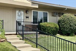 25323 POTOMAC DR # 2, SOUTH LYON, MI