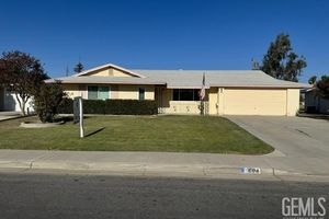 604 RIVER OAKS DR, BAKERSFIELD, CA