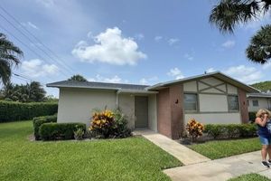 2590 BARKLEY DR J, WEST PALM BEACH, FL