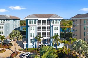 391 ARUBA CIR 303, BRADENTON, FL