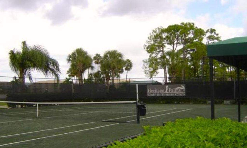 8 Lighted Har-Tru Tennis Courts