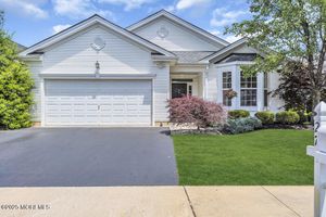 27 CROMWELL LN, JACKSON, NJ