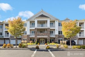 7317 FALSTON CIR, OLD BRIDGE, NJ