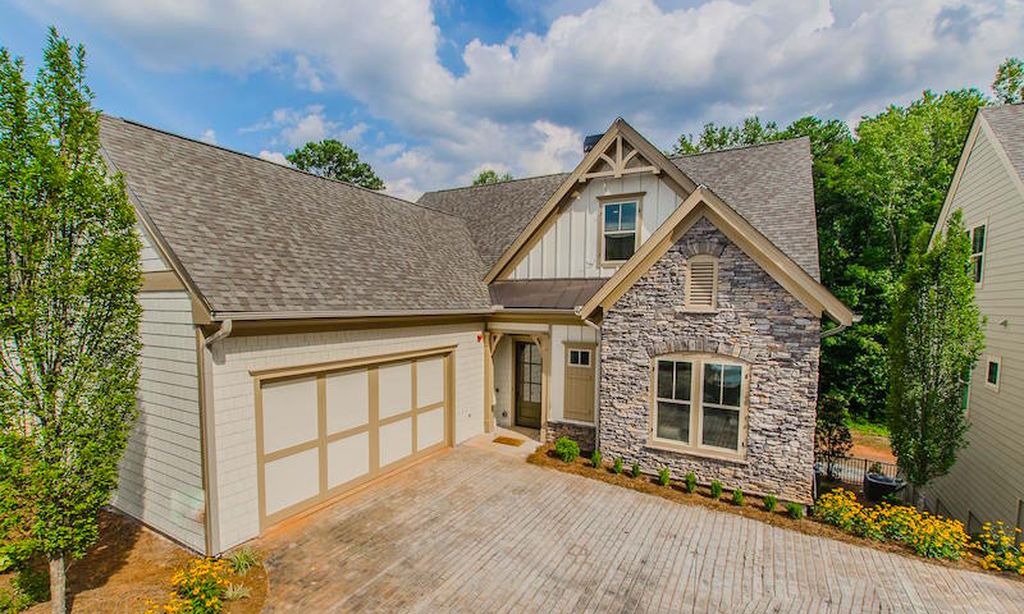 69 English Cottage-Style Homes