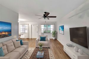 38 VISTA GARDENS TRL 105, VERO BEACH, FL
