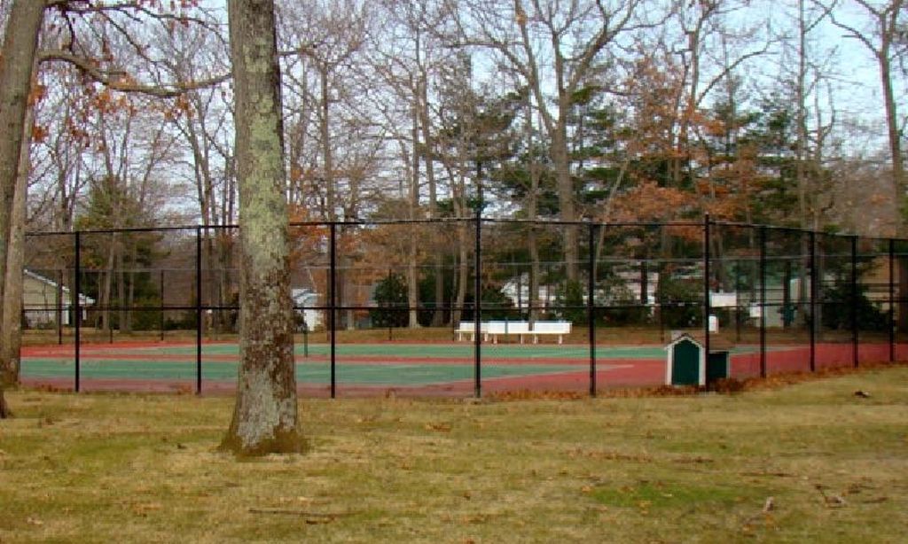 2 Tennis Courts