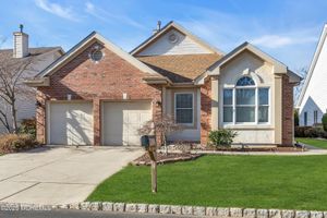 16 BRIGHTON CT, MONROE, NJ