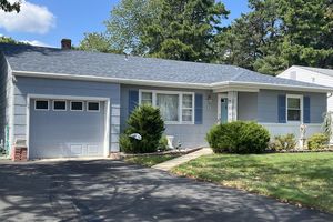41 NOSTRAND DR, TOMS RIVER, NJ
