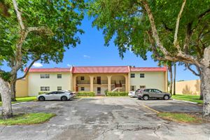 198 LAKE FRANCES DR, WEST PALM BEACH, FL