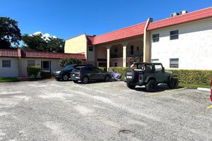 215 LAKE CAROL DR, WEST PALM BEACH, FL