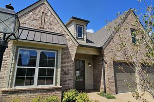 10136 CLIVEDEN CIR, COLLIERVILLE, TN