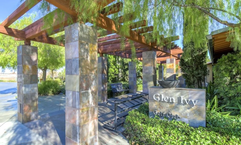 Trilogy Golf Clubhouse