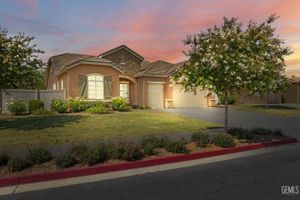 9904 TOSCANA DR, BAKERSFIELD, CA