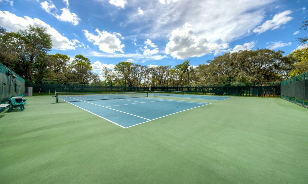 4 Tennis Courts