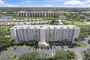 7290 KINGHURST DR APT 704, DELRAY BEACH, FL