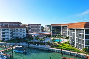 222 HARBOUR DR APT 114, NAPLES, FL