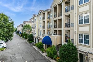 8205 HARCOURT RD # 8205, CLIFTON, NJ