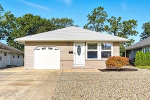 2176 MOUNT HOOD LN, TOMS RIVER, NJ