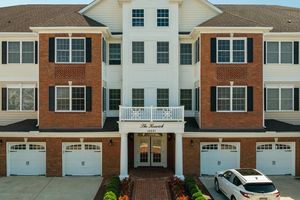 15221 ROYAL CREST DR APT 207, HAYMARKET, VA