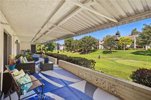 5472 PASEO DEL LAGO E APT E B, LAGUNA WOODS, CA