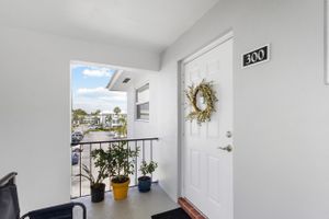 7 COLONIAL CLUB DR 300, BOYNTON BEACH, FL