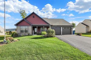 143 ROSEBUSH CT, WOMELSDORF, PA