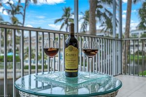 7718 PEBBLE CREEK CIR APT 104, NAPLES, FL